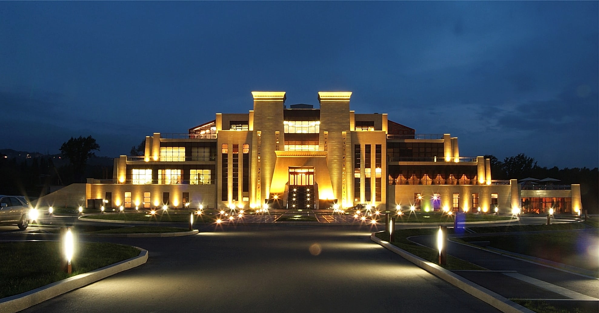 Luxor5-min.jpg